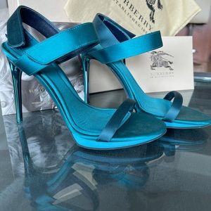 Burberry NIB heels sandals shoes SIZE 5.5 (35.5)